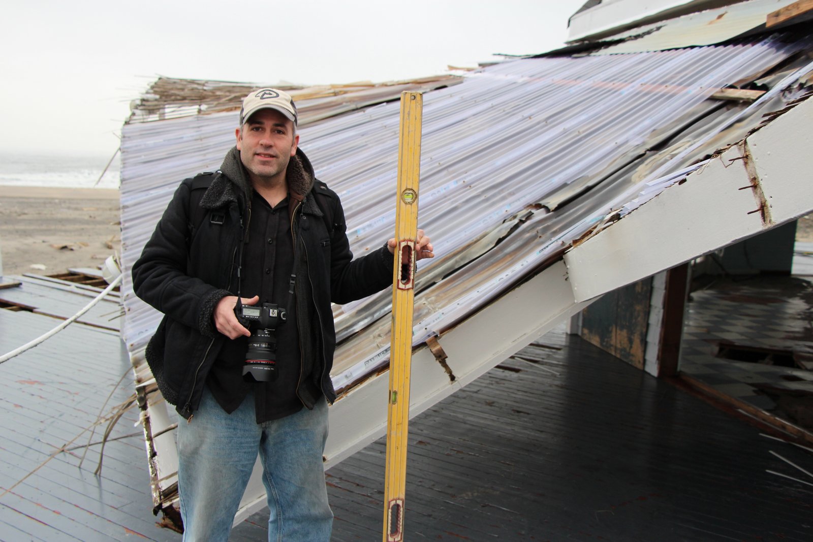 art-of-sandy-mo-trying-to level-himself-by-geo-IMG_0671.jpg